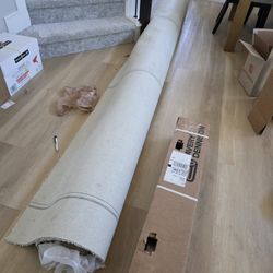 125 Sq Ft + Shaw White & Gray Carpet Roll - NEW 