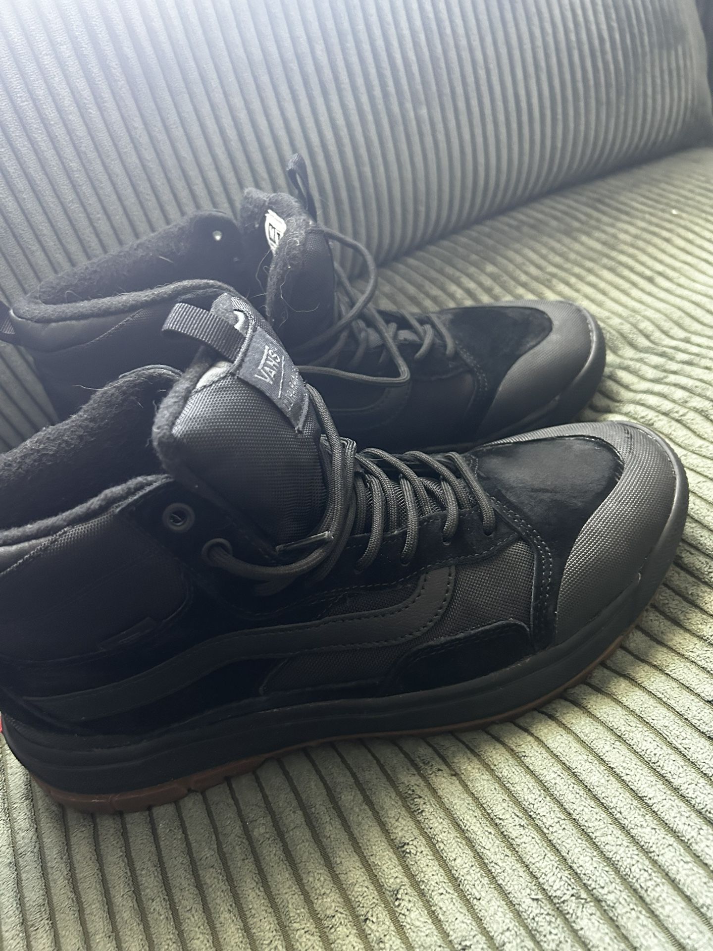 Men’s Vans Boots 9.5
