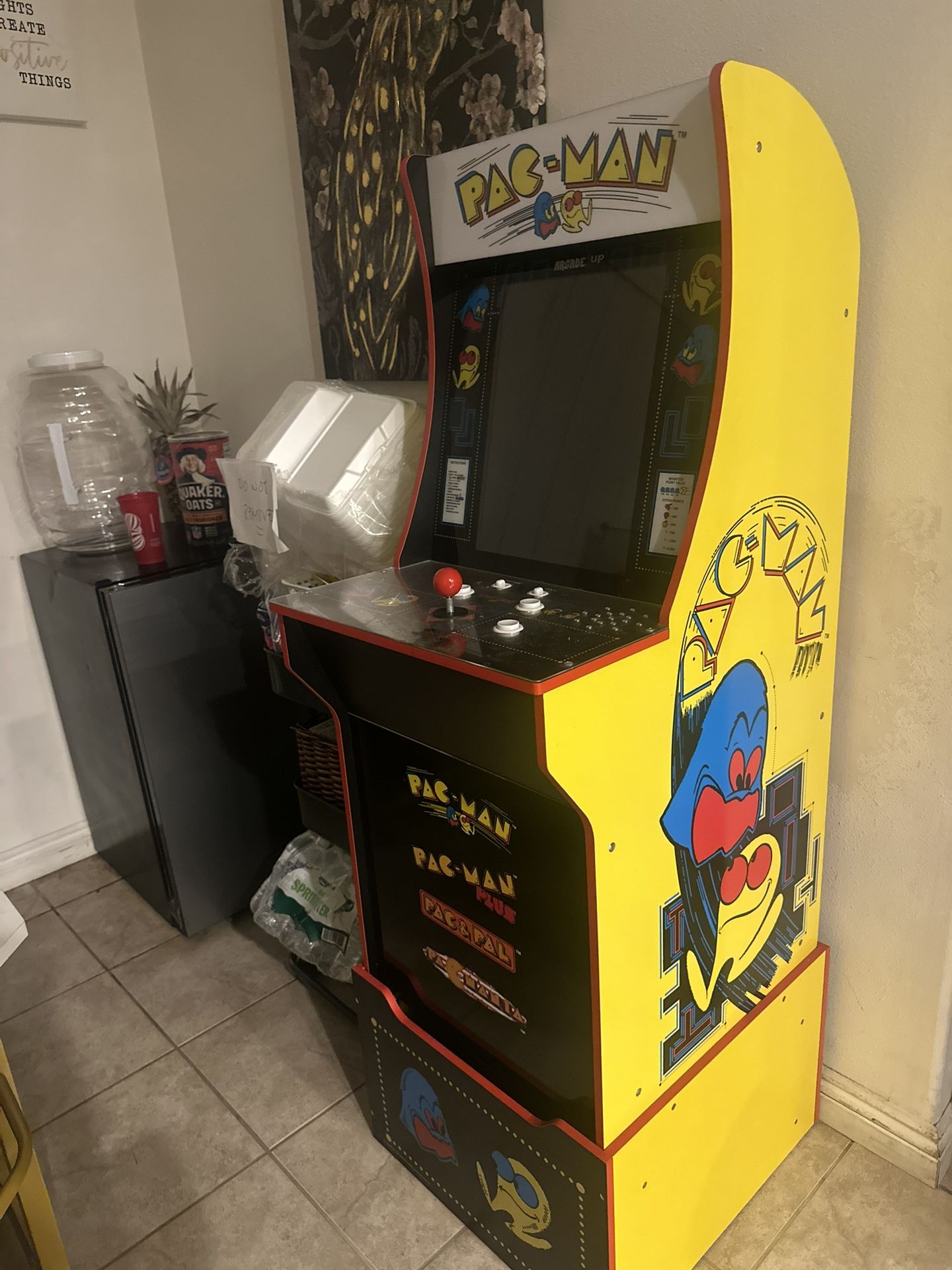 Pac-Man Arcade Game