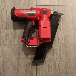 Milwaukee Fuel 21 Degrees Framing Nailer