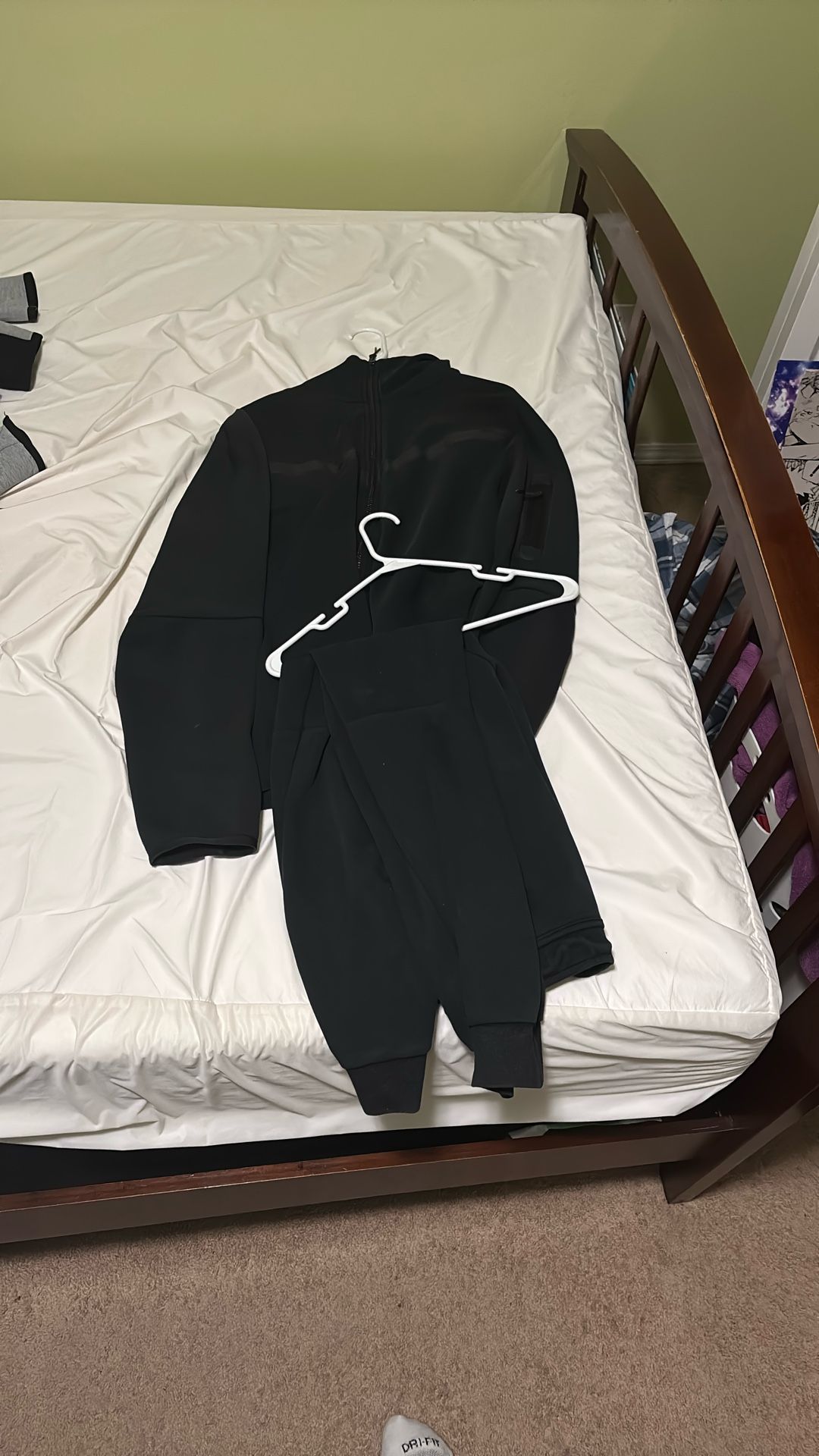 Black Nike Tech Fleece (Both Pieces)