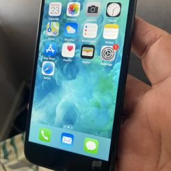 iPhone  8 64gb For Att And Cricket Carriers Only. 