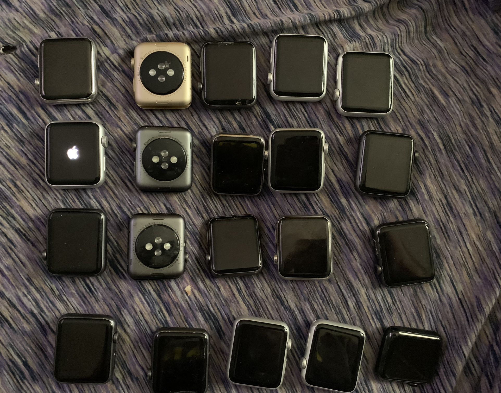 17 Apple Watches  1st Generation 