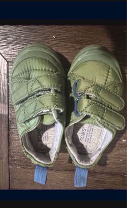 Baby Boy Toms Shoes never  New Size 3c $$30