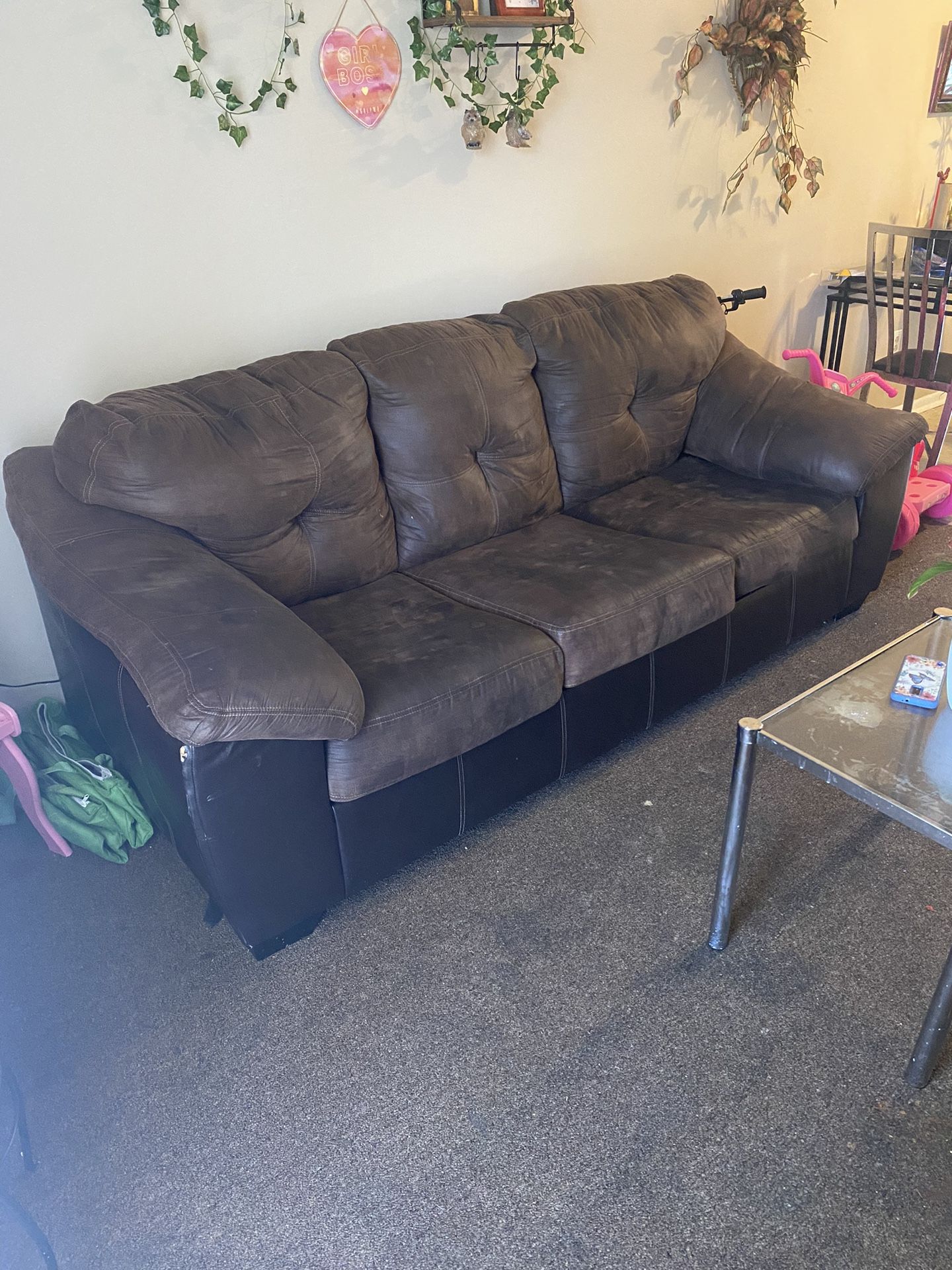 Couch & Loveseat 