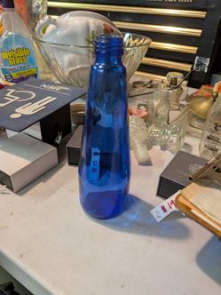 Glass bottle