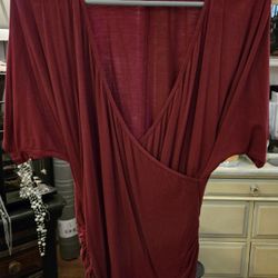 WT # 1085  Women's Medium, Red Short Sleeve CrissCross Top With Rouching