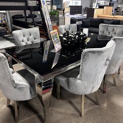 Beautiful glass top dining set! $1999 🖤🚨✨