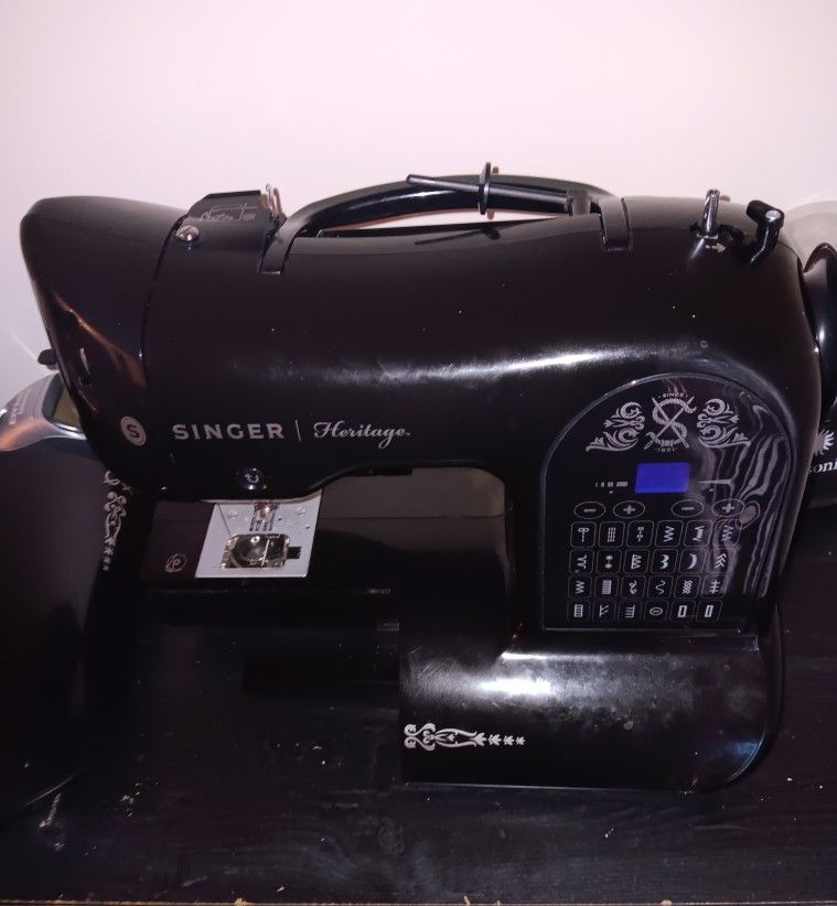 Singer 8768 Heritage Sewing Machine