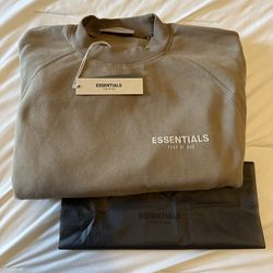 ESSENTIALS Fear Of God Crewneck Medium 2022