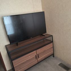 TELEVISOR Y MUEBLE 