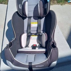Graco Extend 2 Fit Convertible Car seat