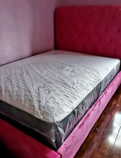 NEW FULL MATTRESS. Bed frame is not available. Take it home the same day 👍