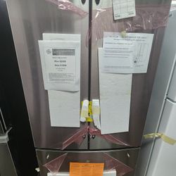24.7 cu.ft.French Door Refrigerator in Fingerprint Resistant Stainless Steel, ENERGY STAR