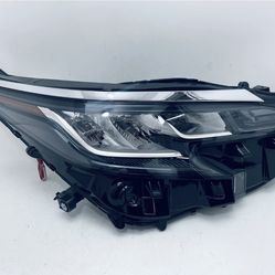 2021-2025 TOYOTA SIENNA RIGHT PASSENGER SIDE HEADLIGHT LED OEM