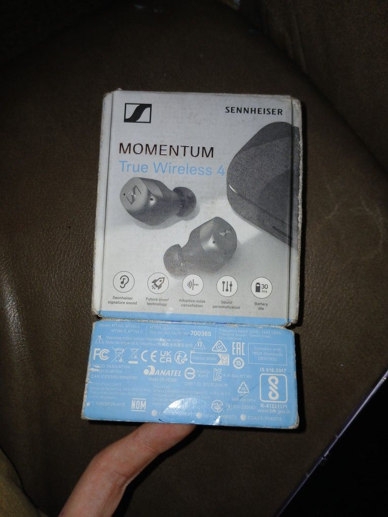 Momentum True Wireless 4