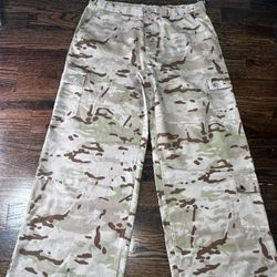 Women’s Camo Pants L