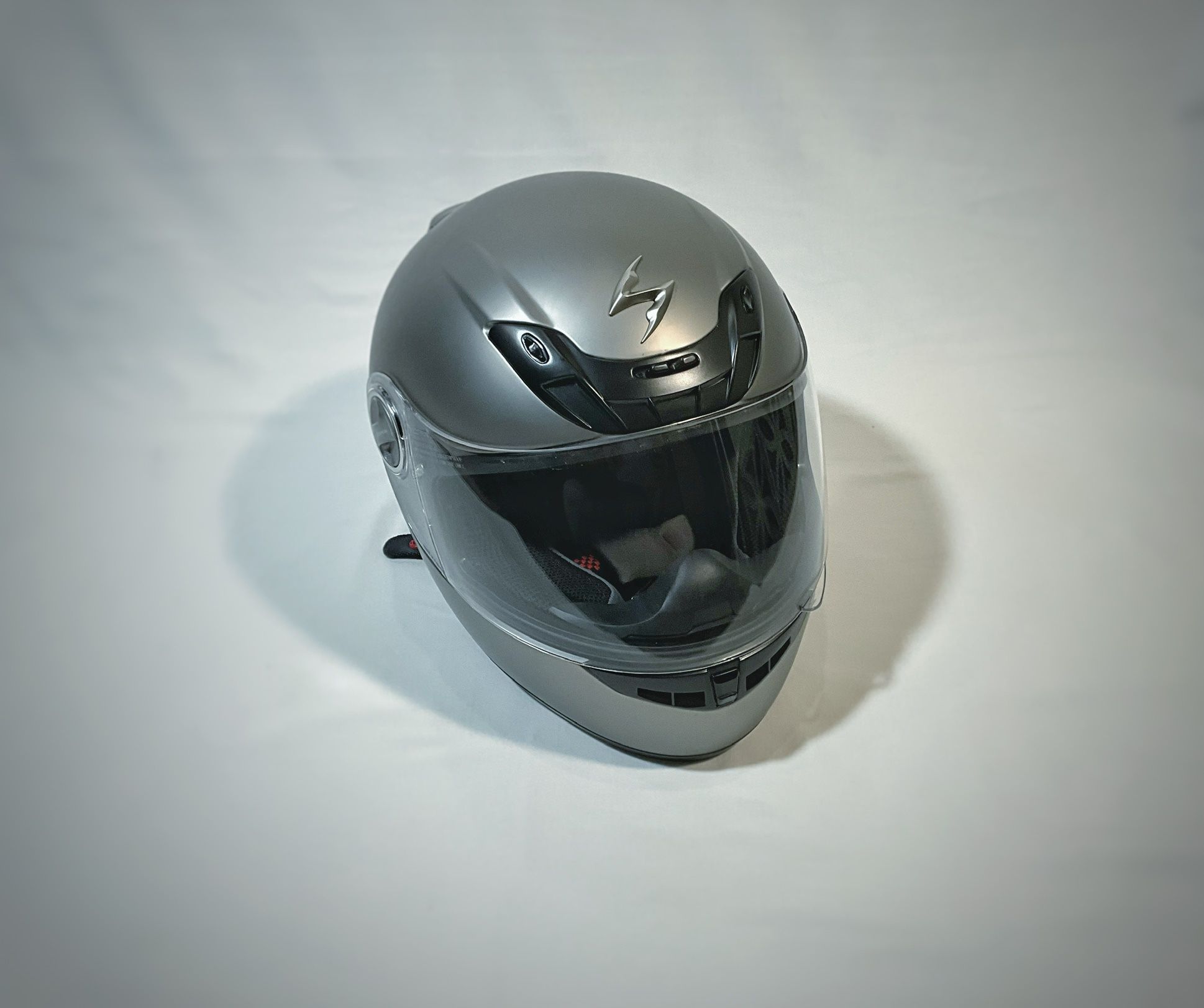 Scorpion EXO-400 Motorcycle Helmet (Medium) + Brand New Aero Skirt – $60