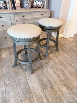 Round Bar Stools