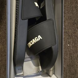 Balenciaga
Pool Slide Sandals Size 11