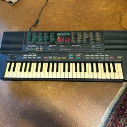 Vintage Yamaha Keyboard With FM Synthesis 