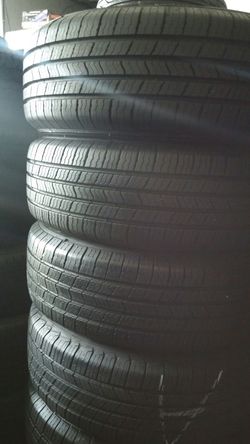 (4) 195/65/R15 Michelin 85%