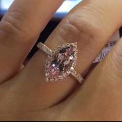Elegant Romantic Rose Gold Engagement ring