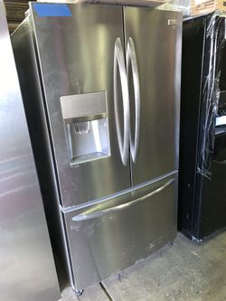 New scratch and dent FRIGIDAIRE 36in. Stainless steel Side by side doors fridge