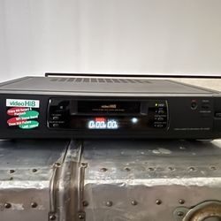 SONY HI8 VCR - SONY EV-C200 Recorder