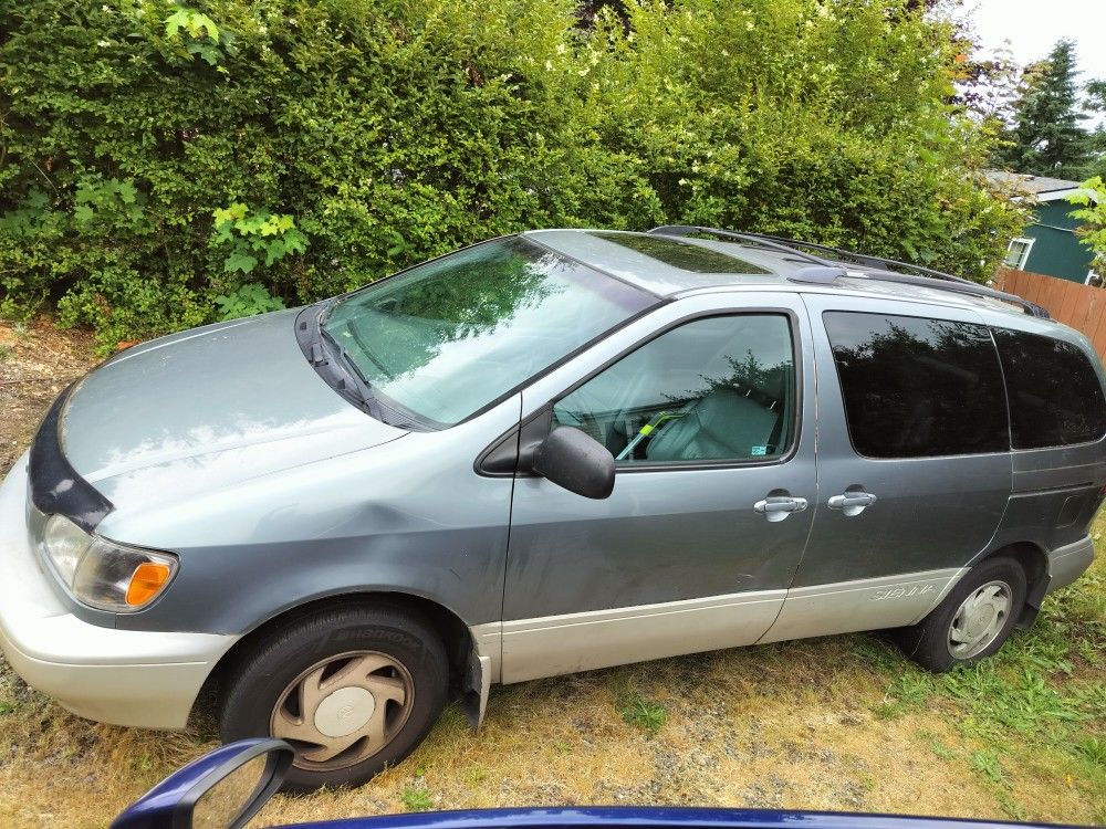 2000 Toyota Sienna