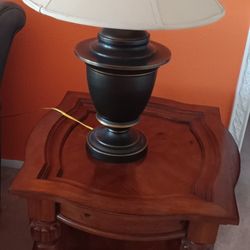 End Table With Lamp