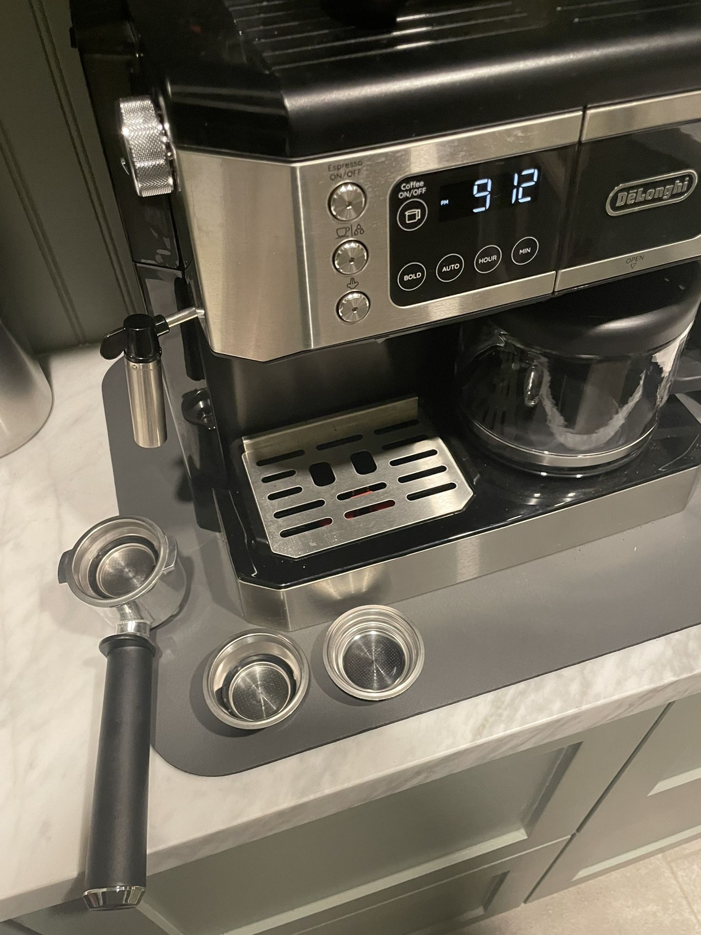 Delonghi Digital All In One Coffee And Espresso Machine for Sale in Los