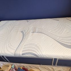 Twin Size Novaform Mattress & Boxspring
