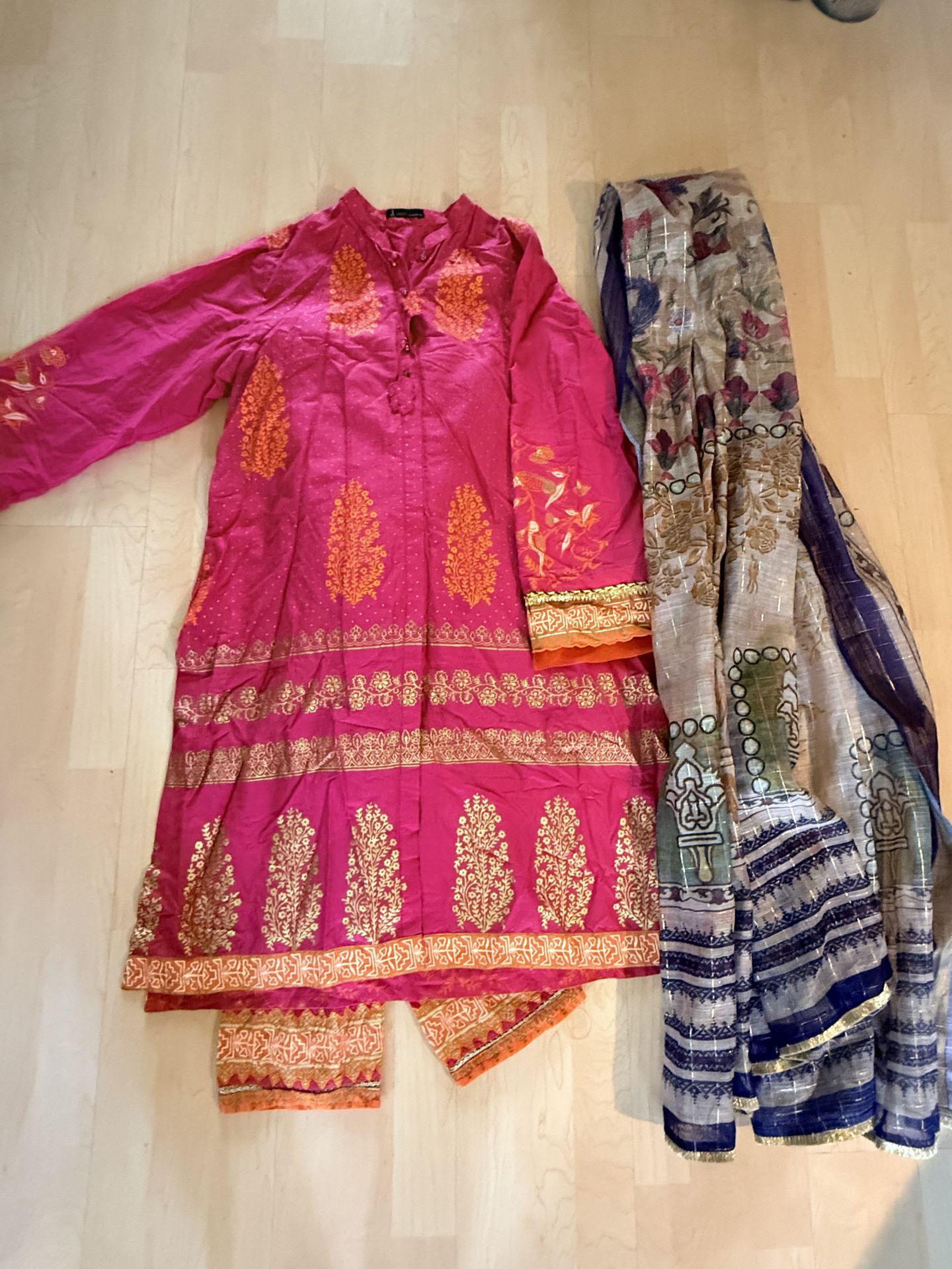 Traditional Indian/Pakistani women dress