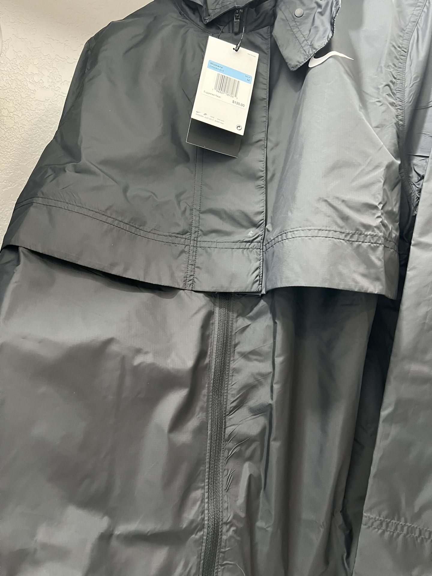 Women’s Nike Rain jacket Medium NWT