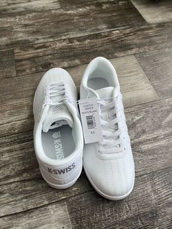K-Swiss White Low-Top Sneakers Size 8.5