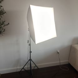 Studio Video Light With Temperature Changing Bulb