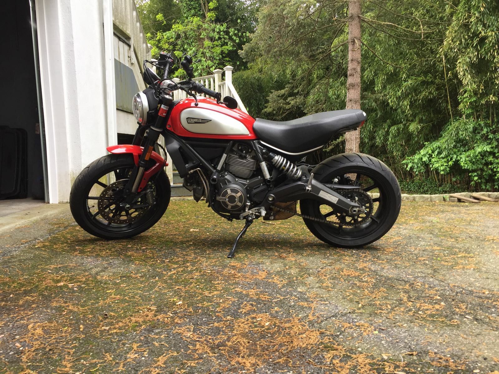 Ducati Scrambler (Red)