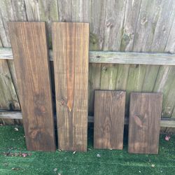 4 Wooden Shelves 