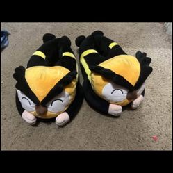 VANOSS® LIMITED RUN | PLUSHIE SLIPPER One size fits most