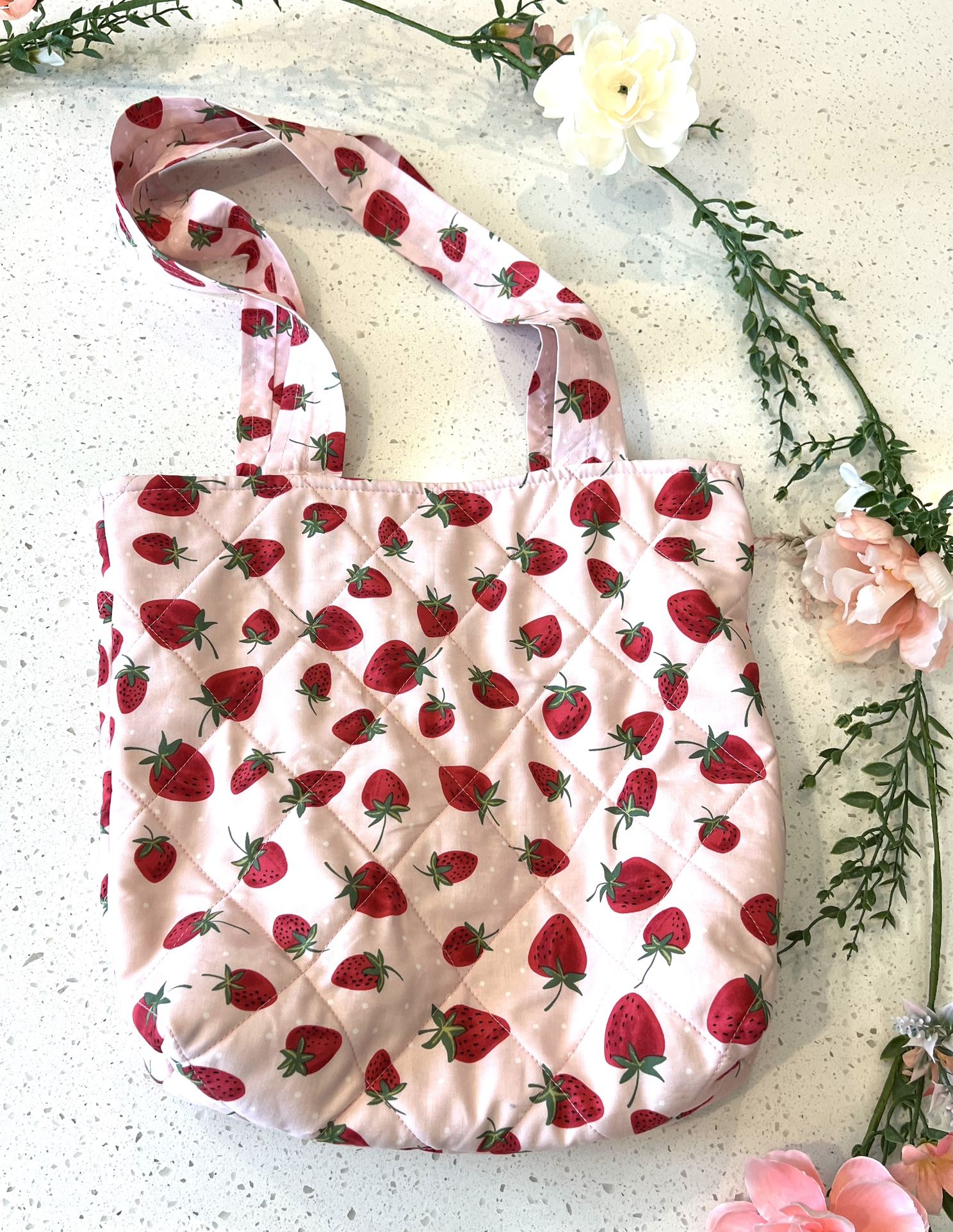 New Strawberry Quilted Tote Bag Handmade Bag Lined Padded Strawberries Fabric 14 X 13 X 4 inches