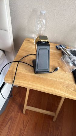 Apple Watch and iPhone stand w Apple Watch charger