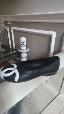 CC Chanel XL white Logo Black Lambskin Leather Ballerina Flats shoes size 39 US 8