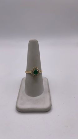14k gold Ring with green CZ  and Halo