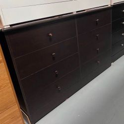 Eight drawers dresser