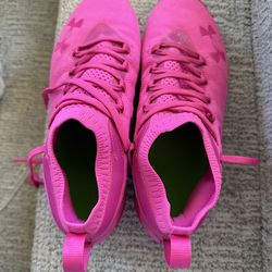 Under Armour Football Cleats, size 9