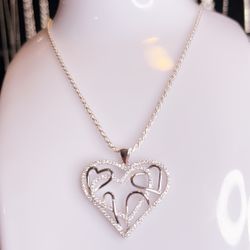 Women’s Chain & Pendent