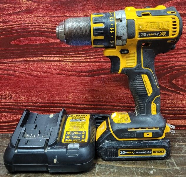 Dewalt DCD790 Drill/Driver w/ Battery and Charger 