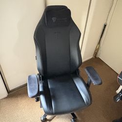 Secretlab Titan Evo Nano Gen Gaming Chair Best Model They Make Great Condition 
