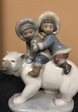 Lladro Eskimo riders 5353